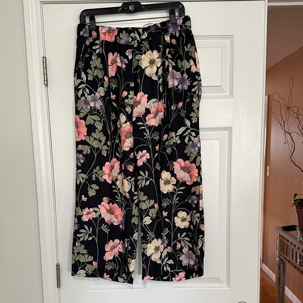 Express Black Floral Pants Ankle Length